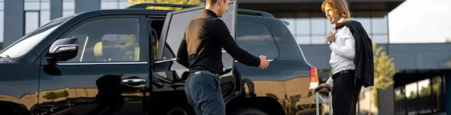 The Benefits Of Hiring A Limousine For Airport Transfers — London Wheels Limo