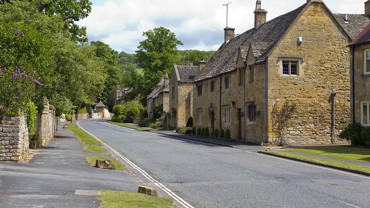 Chauffeur-Driven Day Trips from London: Cotswolds, Oxford & Beyond