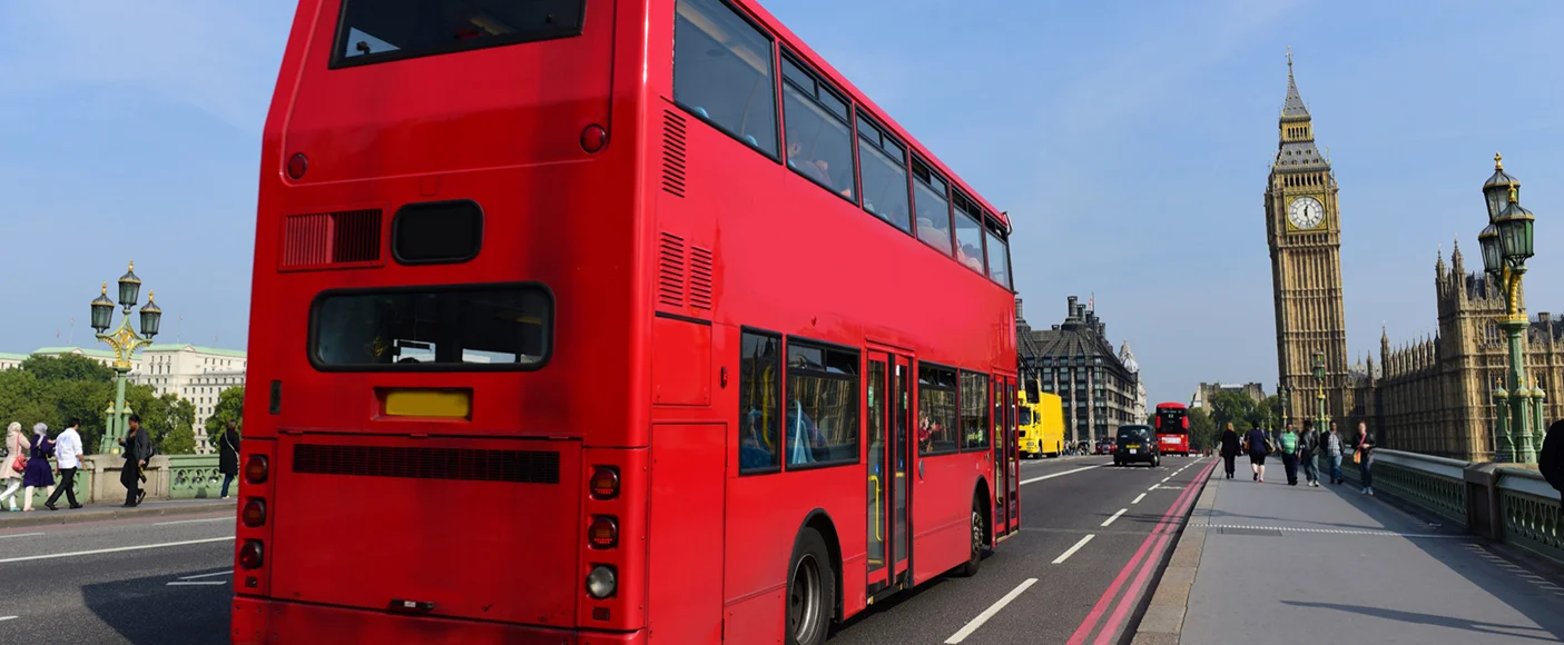 Chauffeur-Guided Tours vs Hop-On Hop-Off Buses London — London Wheels Limo