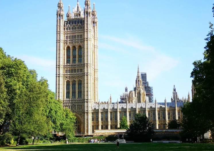 Chauffeur-driven tour of Colchester — London Wheels Limo