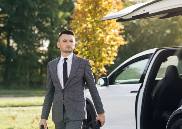 Chauffeur-driven tour of the Cotswolds — London Wheels Limo