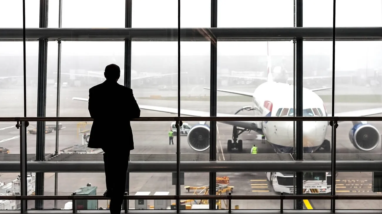 Heathrow Airport Transfers: Chauffeur vs Uber – What’s Better?