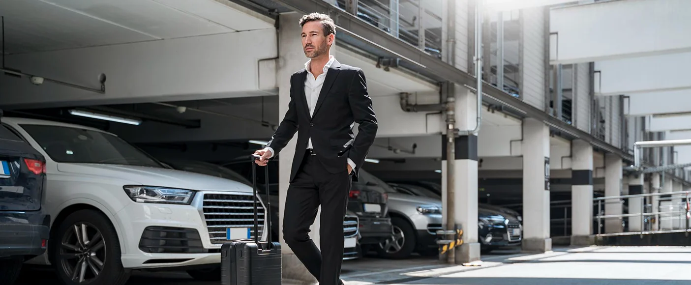 Luxury Airport Transfers for Stress-Free Family Travel — London Wheels Limo