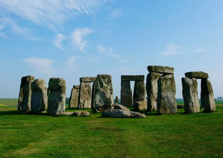 Chauffeur-driven tour of Stonehenge — London Wheels Limo