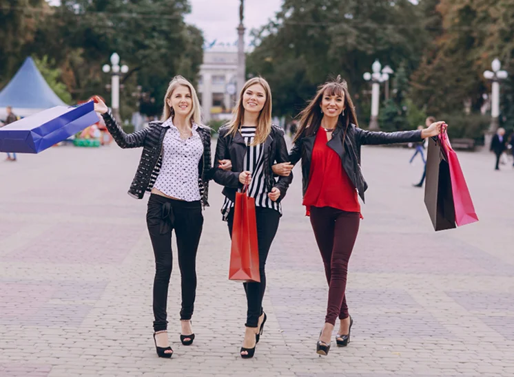 Fashion Meets Comfort: Why Chauffeurs Are the Best Way to Travel During LFW — London Wheels Limo