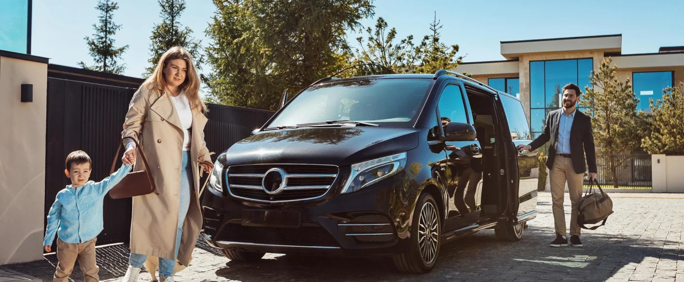 Why Mercedes Chauffeur Services Are Ideal For Family Trips — London Wheels Limo