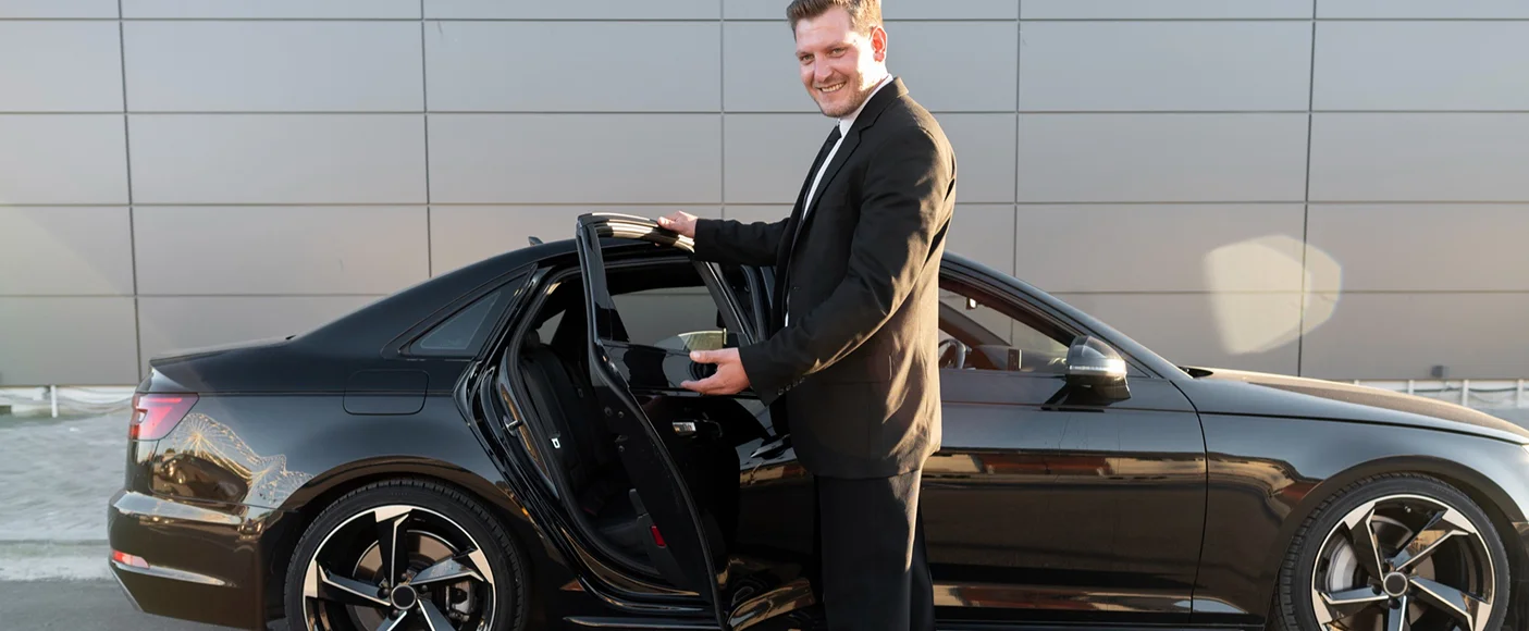 Why One-Way Chauffeur Hire is the Smartest Travel Choice — London Wheels Limo